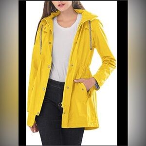 l. SUNSET LANE M  Yellow Utility Jacket with Hood and Water-Resistant Material